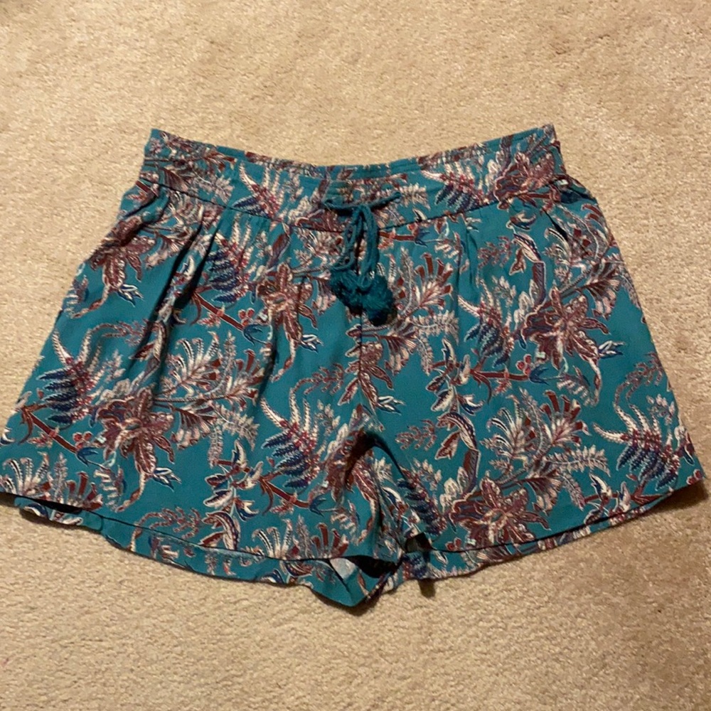 NWOT- Loft Shorts Size M